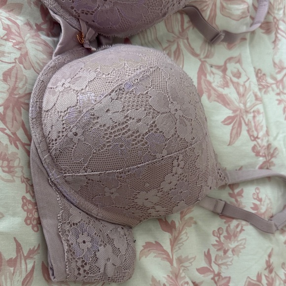 Victoria's Secret Lace Body By Victoria Bra in Lavender - Picture 4 of 9